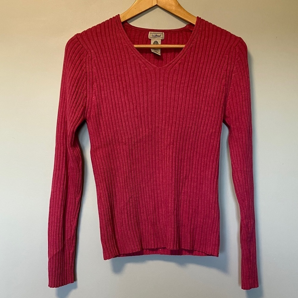 L.L. Bean 100% Merino Wool Women's V-Neck Ribbed Sweater in Pink